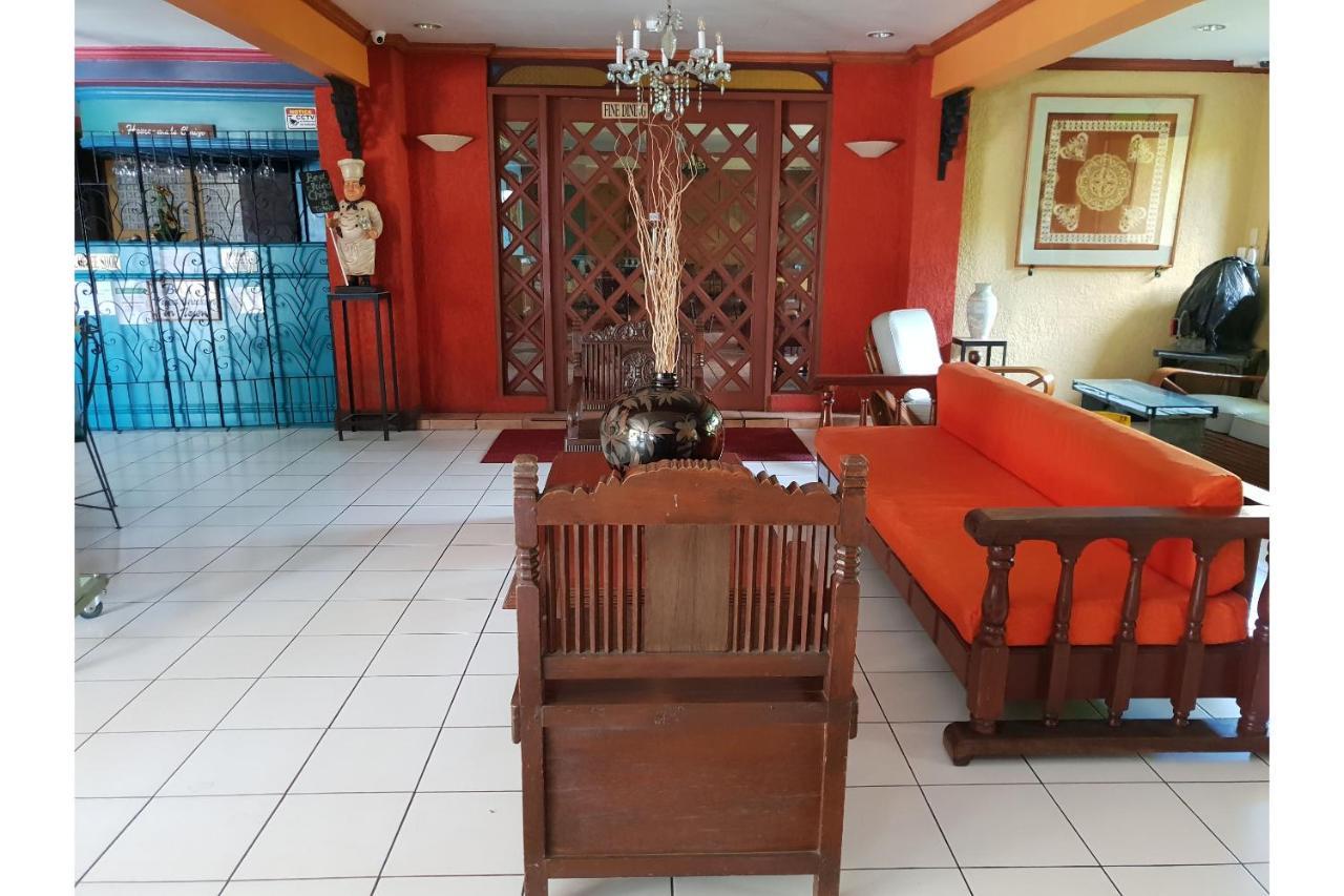 Saltimboca Tourist In Hotel Bacolod Exterior photo